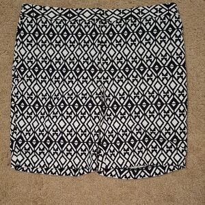 Mario Serrani Black and White Geometric Bermudas